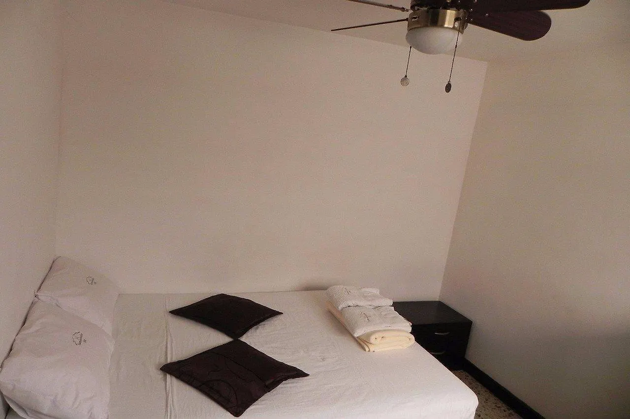 Hostel Hostal Tamarindo Inn Medellin Colombia